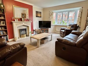 Lounge- click for photo gallery